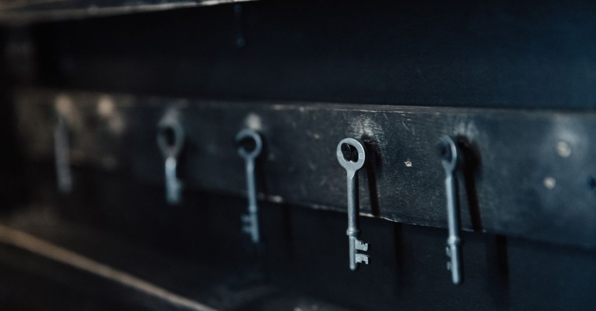 front door lock key — Royal Palm Beach Locksmith